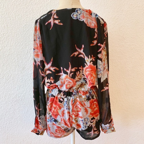 Low Cut Floral Romper with Mid Cut-Out & Pockets - Picture 3 of 8